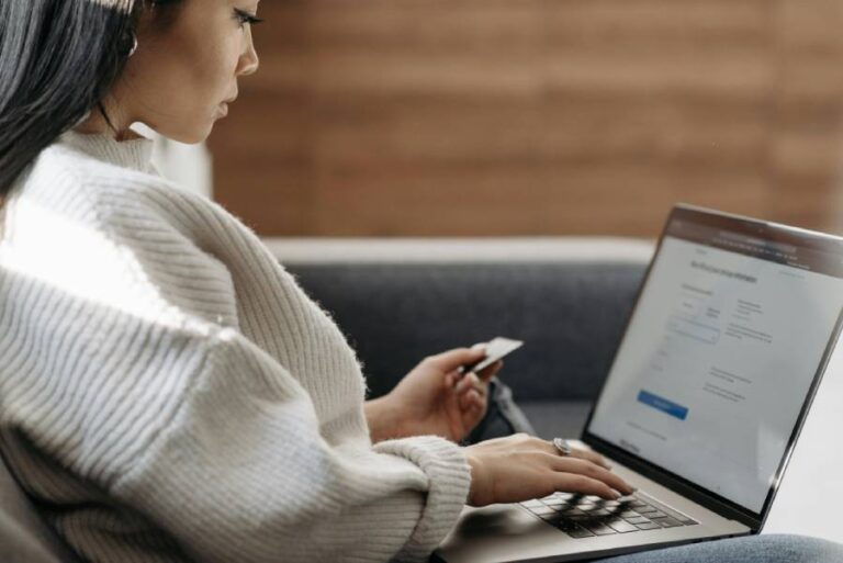 Paiement par carte en ligne : le guide complet et solutions 